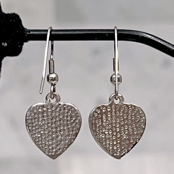 Abalone Shell Silver Heart Dangle Earrings - Picture 10 of 11